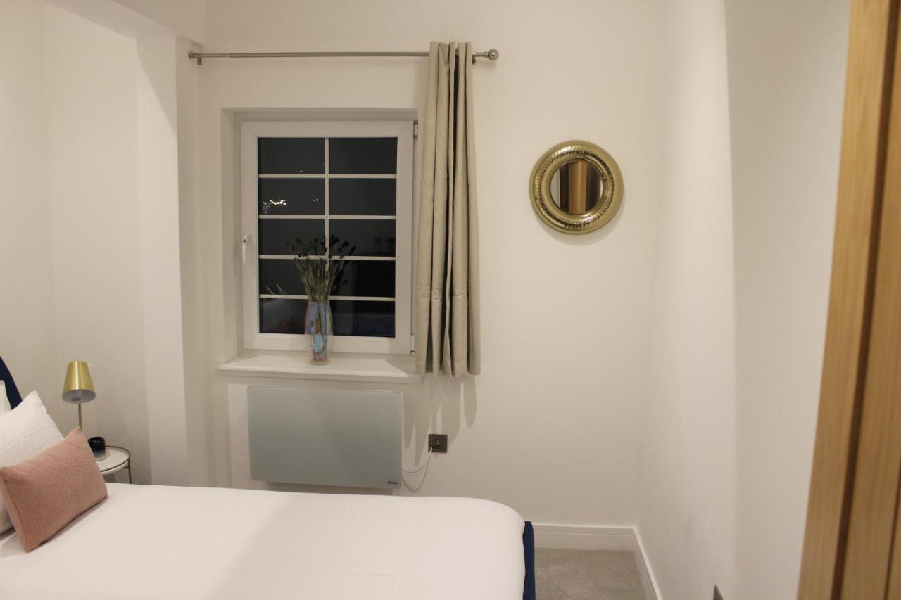 Luxury 2 Bed Apartment In The Heart Of Rochester Rochester  Exterior photo