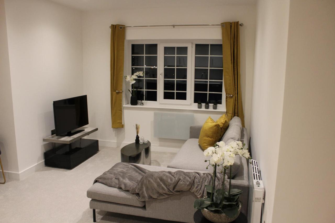 Luxury 2 Bed Apartment In The Heart Of Rochester Rochester  Exterior photo