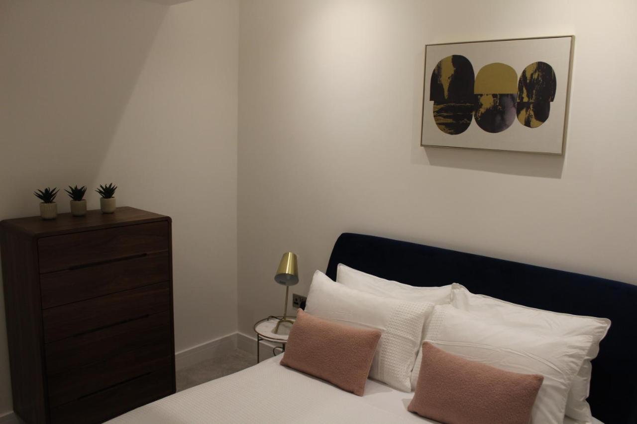 Luxury 2 Bed Apartment In The Heart Of Rochester Rochester  Exterior photo